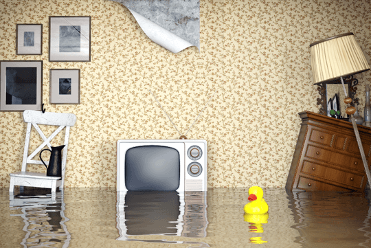 Salón inundado por fuga de agua
